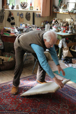 Harald de Bary in workshop